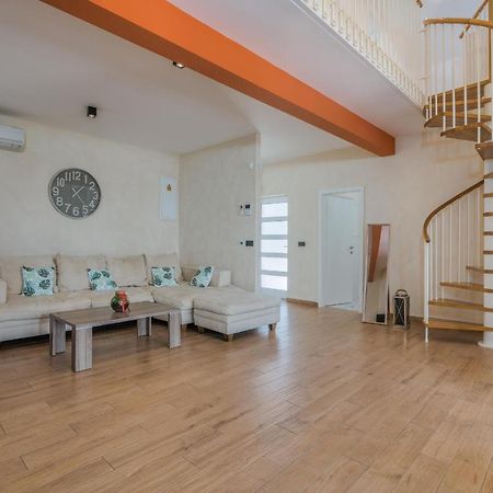 Villa Augusta Malinska Ngoại thất bức ảnh