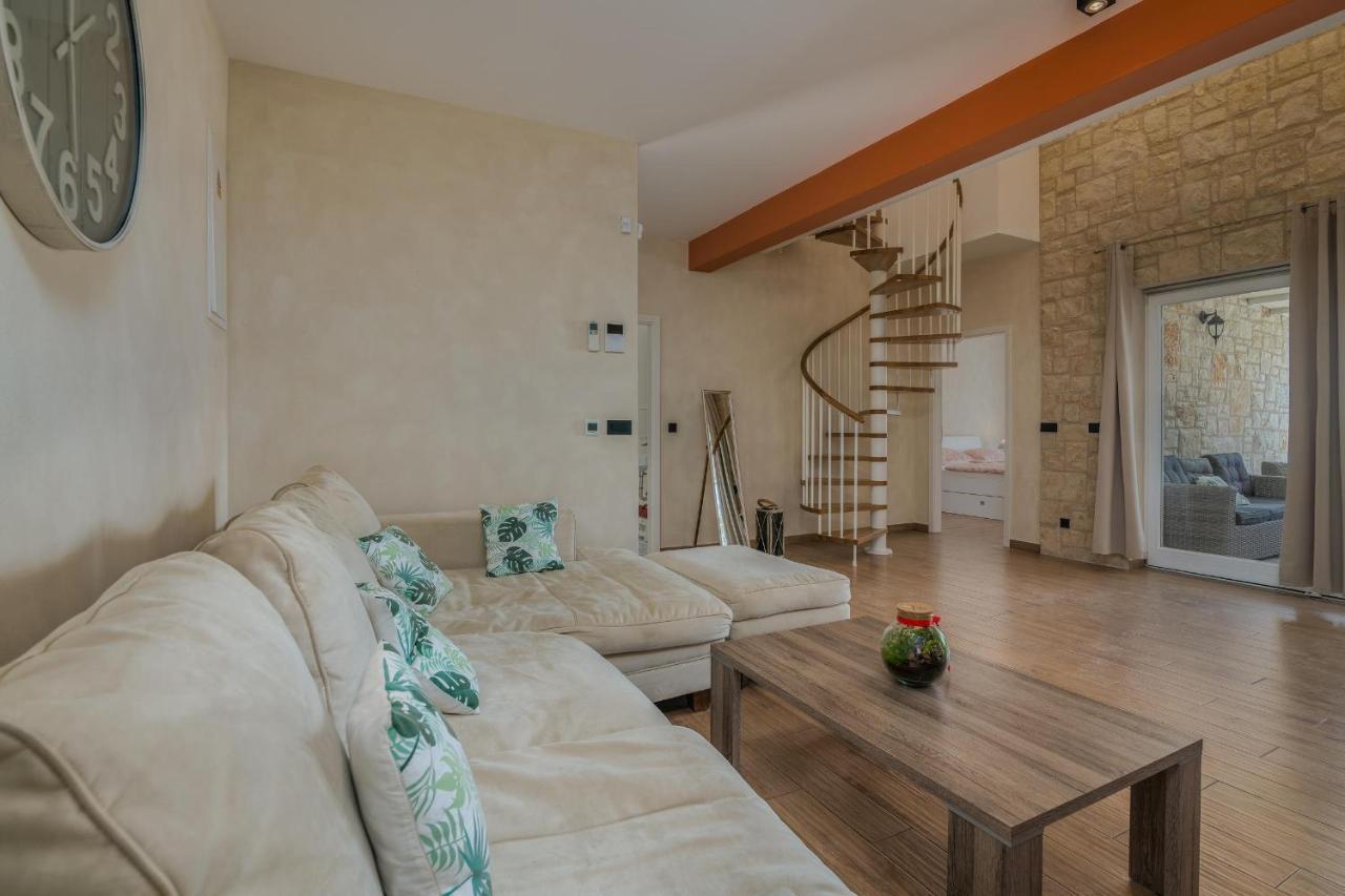 Villa Augusta Malinska Ngoại thất bức ảnh